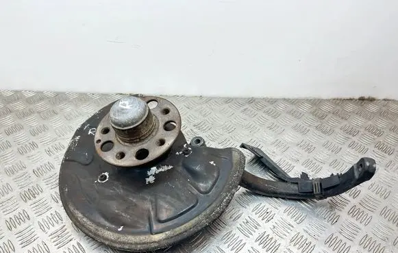 Mercedes-Benz SL R230 Front wheel hub A2305460243 A2113303820