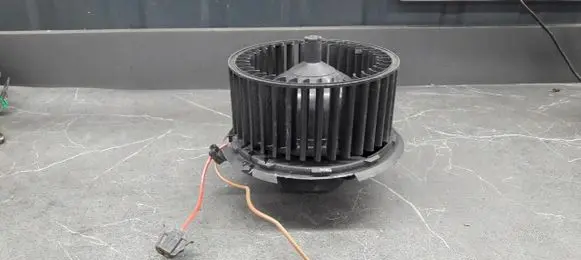Volkswagen Polo II 86C 2F Heater fan/blower