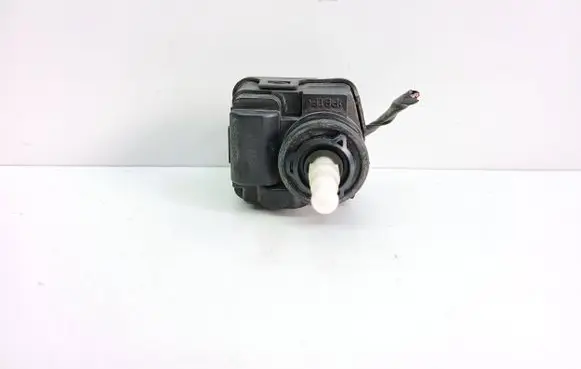 Volvo S40, V40 Headlight level adjustment motor 00728232