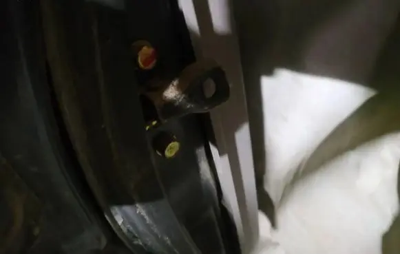 Mitsubishi Grandis Rear door check strap stopper