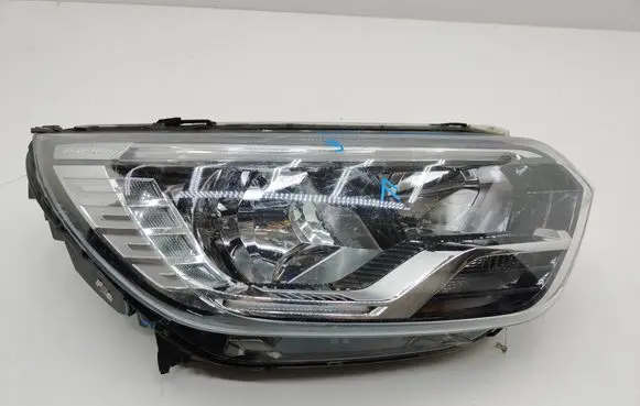 Renault Express Headlight/headlamp 260105660R