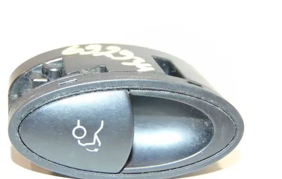 Mercedes-Benz E W211 Tailgate opening switch A2118210279 A2118205510