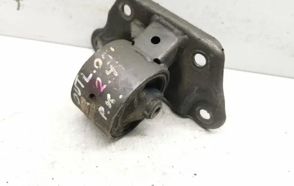 Mitsubishi Outlander Engine mount bracket