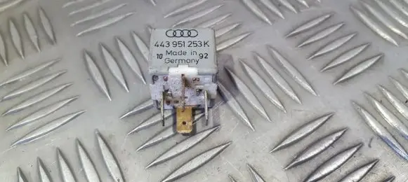Audi A4 S4 B5 8D Other relay 443951253k 899512