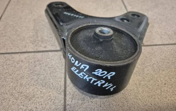 Hyundai Kona I Engine mounting bracket