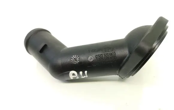 Volkswagen PASSAT B6 Engine coolant pipe/hose 06A121121C 038121121D