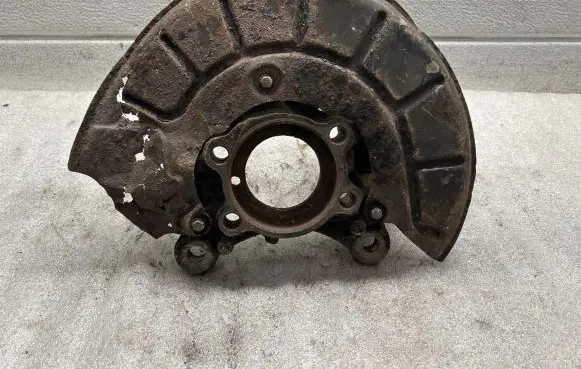 Volkswagen Touran I Front wheel hub