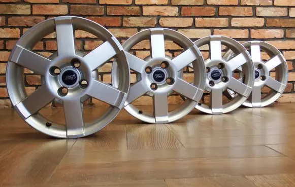 Ford Focus R16 alloy rim 