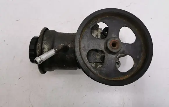 Toyota Avensis T250 Power steering pump