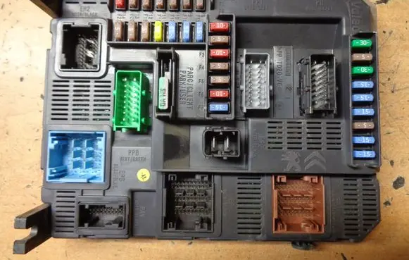Peugeot 2008 I Comfort/convenience module 9807532080 980753208000