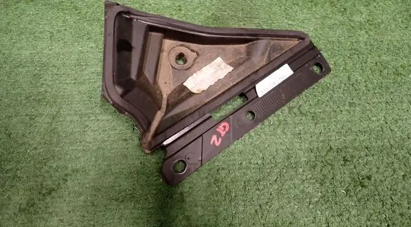 Maserati GranTurismo II Engine hood trim 