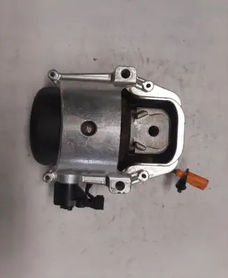 Audi A8 S8 D4 4H Engine mount vacuum valve 