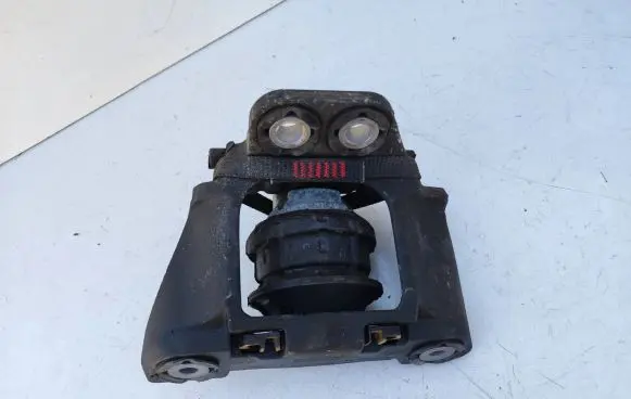 Volvo XC90 Engine mount bracket 586709