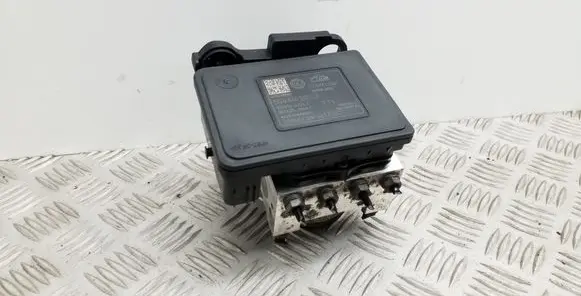 Volkswagen PASSAT B8 ABS Pump 5Q0614517CG 5Q0614517AG
