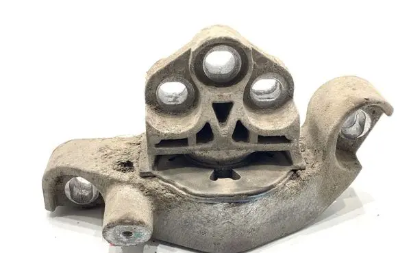 Peugeot 3008 II Engine mounting bracket 9821256080