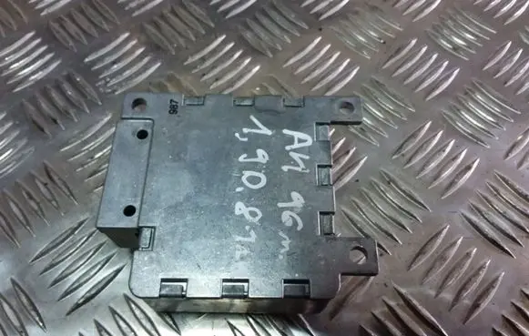 Audi A4 S4 B5 8D Airbag control unit/module 8A0959655B 0285001037