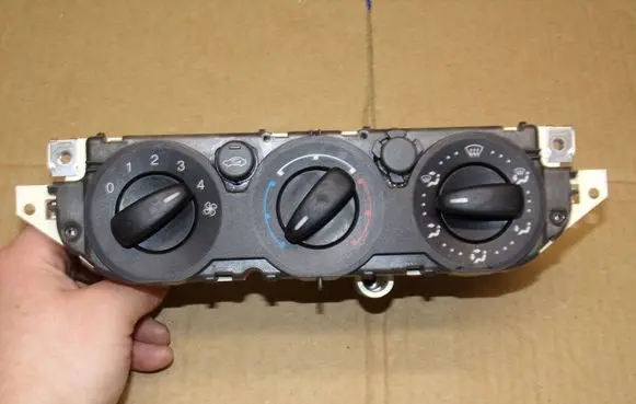 Ford Focus Climate control/heater control trim 3M5T18549AD 69607322
