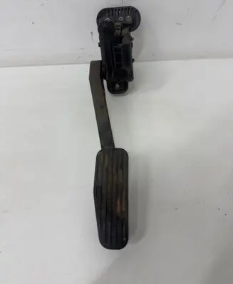 Volvo V70 Accelerator throttle pedal 6PV00853701 30636004