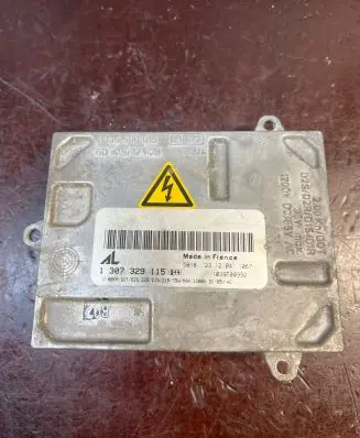 Audi A4 S4 B7 8E 8H Headlight ballast module Xenon 1307329115 1039F00992