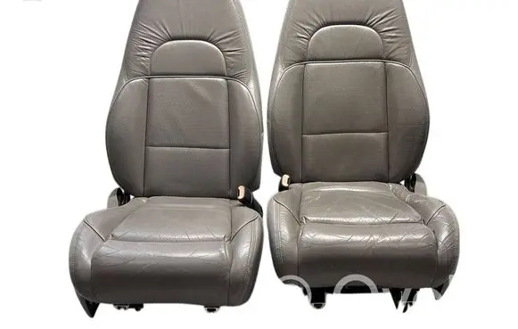 Ford Explorer Seat set 