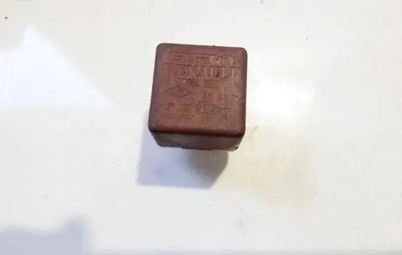 Renault Laguna I Other relay 7700810929