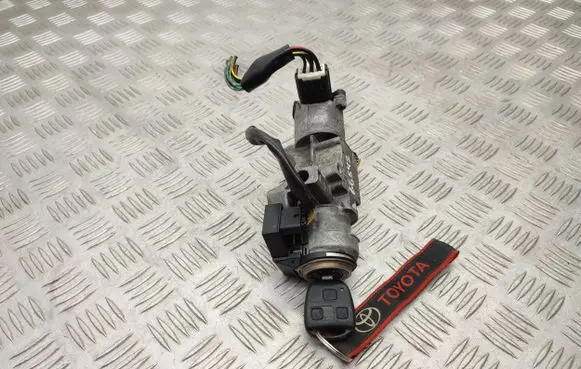 Toyota Avensis T250 Ignition lock 8978305010