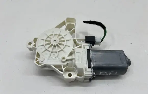 Mercedes-Benz CLA C118 X118 Front door window regulator motor A0009061607