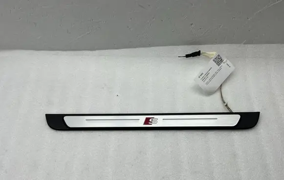 Audi A3 8Y Front sill trim cover 8Y0947417A