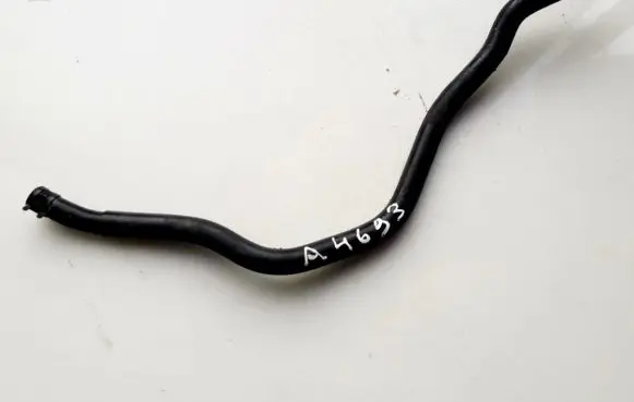 Engine coolant pipe/hose