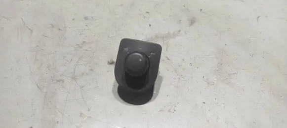 Wing mirror switch
