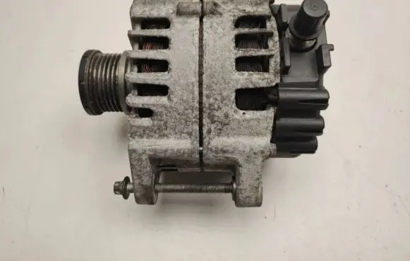 Mercedes-Benz E W212 Generator/alternator A0009062100