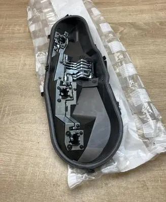 Peugeot 107 Tail light bulb cover holder 634686 25689002 Leftside