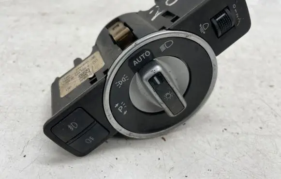 Mercedes-Benz C W204 Light switch A2049053003