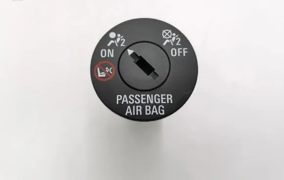 Passenger airbag on/off switch