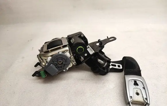 Mercedes-Benz S W222 Front seatbelt 630147300