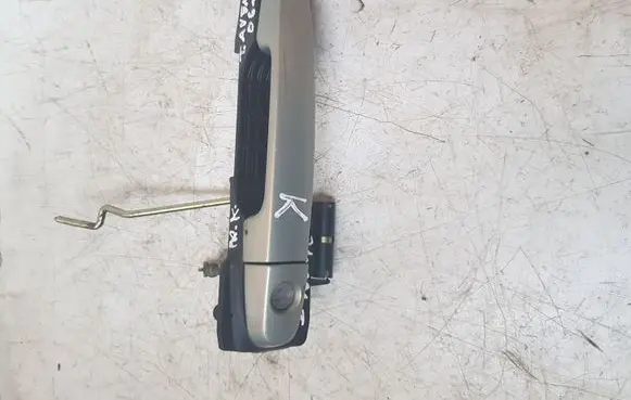 Toyota Avensis T250 Front door exterior handle