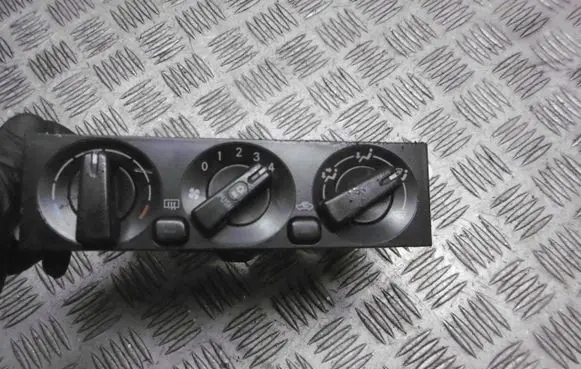 Mitsubishi Carisma Interior fan control switch 