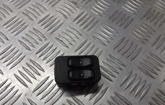 Opel Corsa C Front door window switch trim 24409205