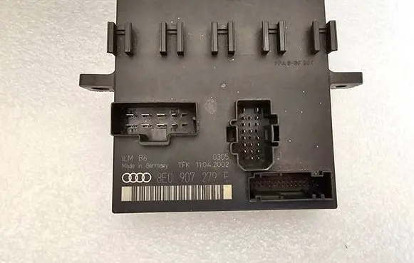 Audi A4 S4 B7 8E 8H Comfort/convenience module 8E0907279E