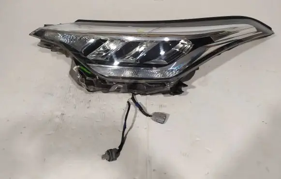 Toyota C-HR I Headlight/headlamp 81150F4180 202764296 18679F