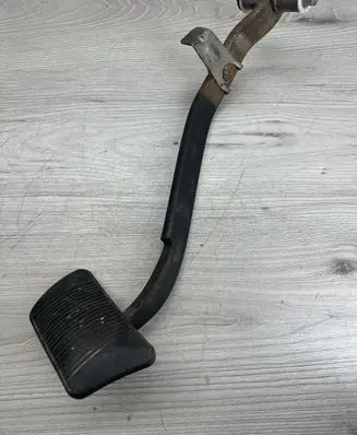 Dodge Nitro Brake pedal 