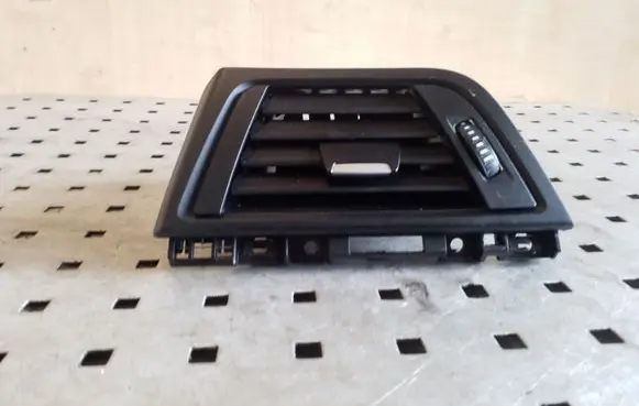 BMW 3 F30 F35 F31 Dashboard side air vent grill/cover trim 9253218 925321808