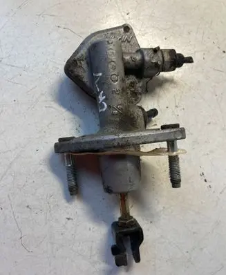 Honda CR-V Clutch master cylinder 