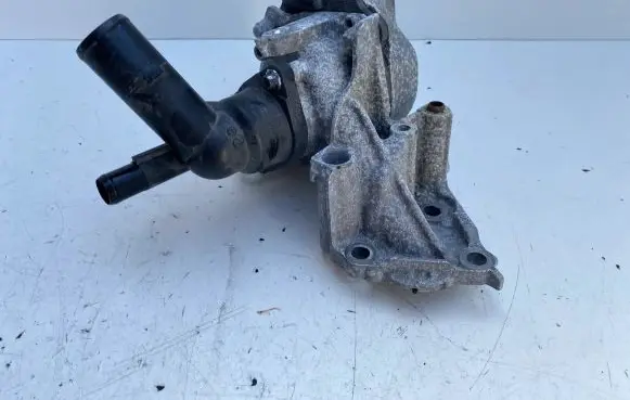 Toyota RAV 4 (XA50) Water pump 0810105880101