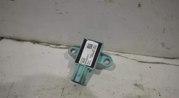 Audi A4 S4 B8 8K Airbag deployment crash/impact sensor 8K0955557C