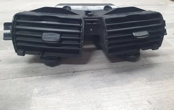 Mercedes-Benz A W168 Dash center air vent grill 1688300054