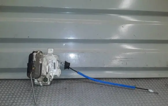 Audi A8 S8 D3 4E Rear door lock 4e0839015H