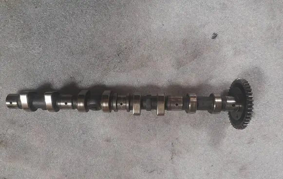 Mercedes-Benz E W211 Camshaft R6110510001 6110510001
