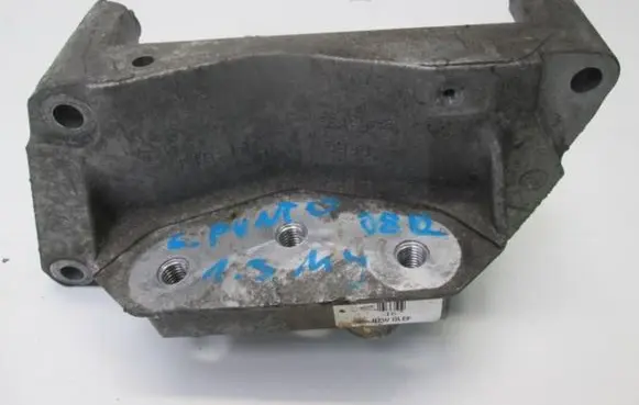 Fiat Grande Punto Engine mounting bracket