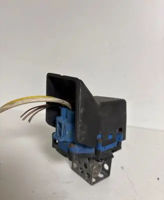 Coolant fan relay